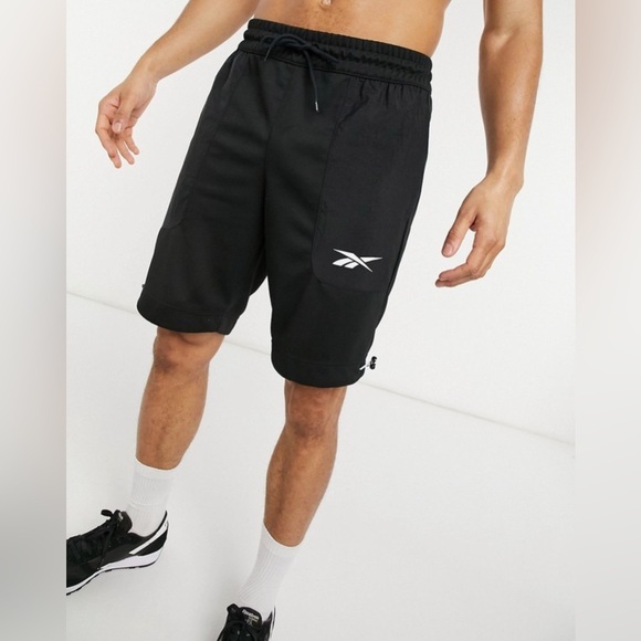 Reebok Training Essentials Athletic Gym Shorts in Black/White Men’s Large - Picture 2 of 9